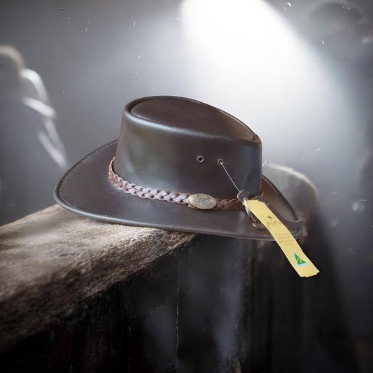 Ref: chapeau Jacaru 1003 Swagman fabriqué à la main en cuir ciré. Importation Australie.